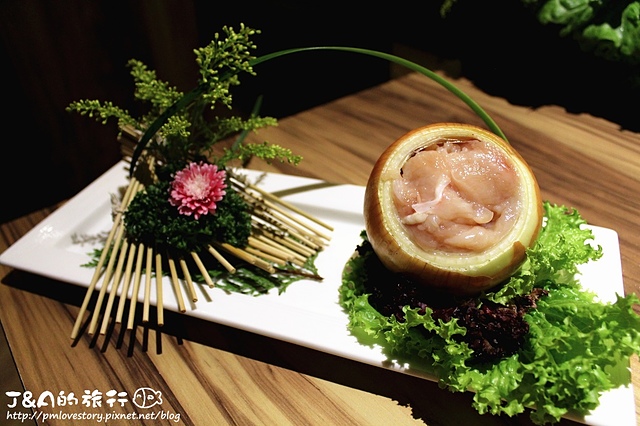 【捷運西門】花食間 精緻麻辣火鍋–藝術火鍋，食材與藝術融合，視覺味覺都享受!