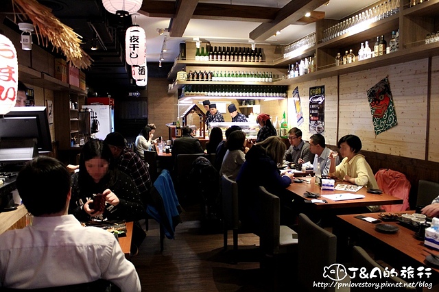 【捷運公館】狗一下 居食酒屋–巨大明蝦毛毛蟲壽司，一上桌就令人眼睛一亮XD