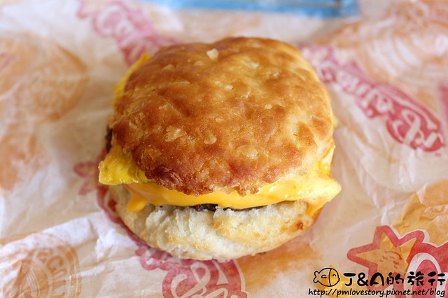 【美國西岸♥Torrance】Carl’s Jr.–Biscuit做的漢堡!濃郁起司、香腸搭上酥香紮實的Biscuit!