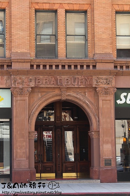 【美國西岸♥洛杉磯】Bradbury Building–電影拍攝場景，著名懸疑階梯、洛杉磯市區古老的地標建築~