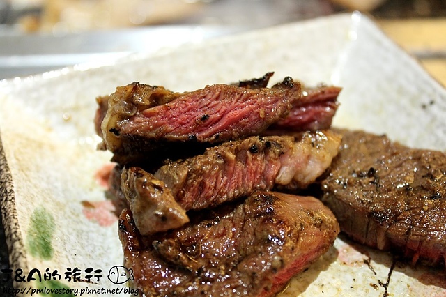 【捷運西門】三朵花炭火燒肉‧鍋物–壽星免費。生食生蠔吃到飽，燒肉海鮮、韓式料理、火鍋 吃到飽，也可以選擇單點唷!