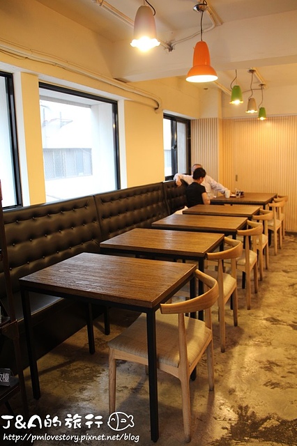 【捷運南京東路】Coffee Smith 復北店–干貝明太子寬麵好濃郁、菲力牛排外酥內嫩又多汁!還有早午餐可以選擇~