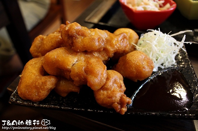 【台北車站】新丼–丼飯與蔥花、起司、泡菜、九層塔蹦出新的滋味! 非凡大探索蔥丼/非凡大探索平價丼飯/非凡大探索起司丼飯