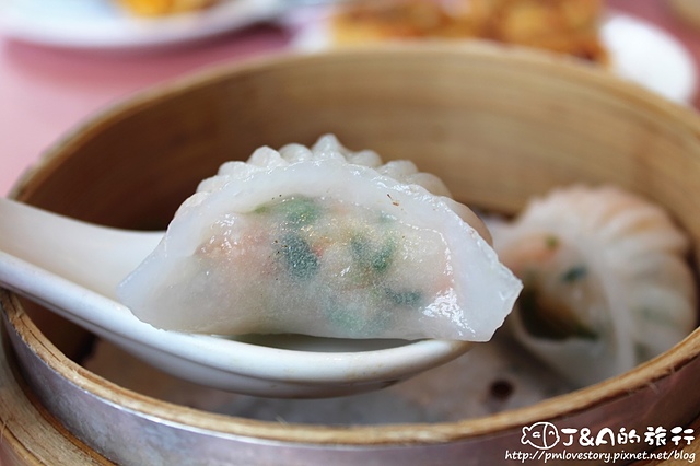 華漾大飯店–烤鴨皮酥肉嫩，醉雞酒香濃郁冰涼爽口，3人只要999元就能享用豐富港式點心~