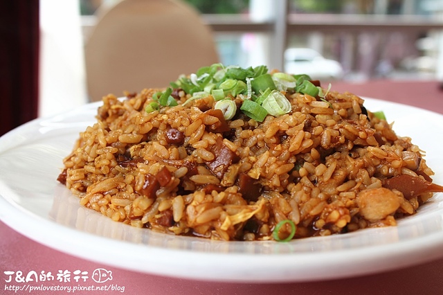 華漾大飯店–烤鴨皮酥肉嫩，醉雞酒香濃郁冰涼爽口，3人只要999元就能享用豐富港式點心~