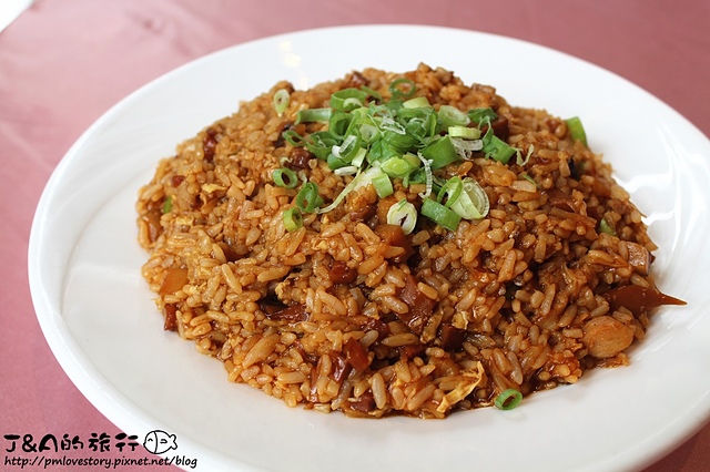 華漾大飯店–烤鴨皮酥肉嫩，醉雞酒香濃郁冰涼爽口，3人只要999元就能享用豐富港式點心~