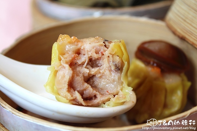 華漾大飯店–烤鴨皮酥肉嫩，醉雞酒香濃郁冰涼爽口，3人只要999元就能享用豐富港式點心~