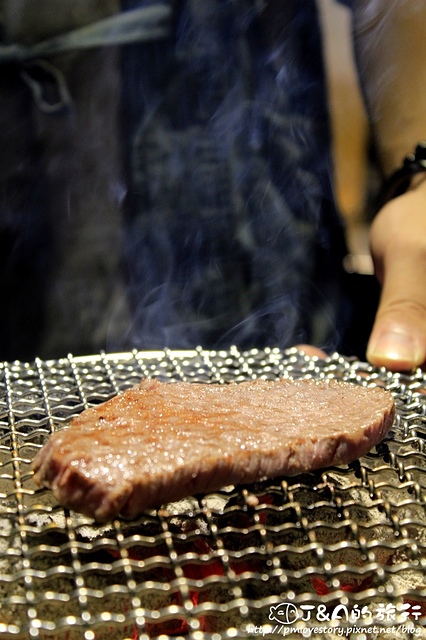 【捷運忠孝敦化】炭火燒肉無敵 Muteki–專人服務，牛舌Q嫩、牛肋條酥又有嚼勁，中秋節烤肉推薦!