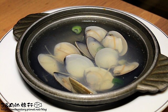 【台北/內湖】饗食天堂 內湖店–各式異國料裡吃到飽，生魚片、握壽司、櫻桃鴨、現切牛肉。