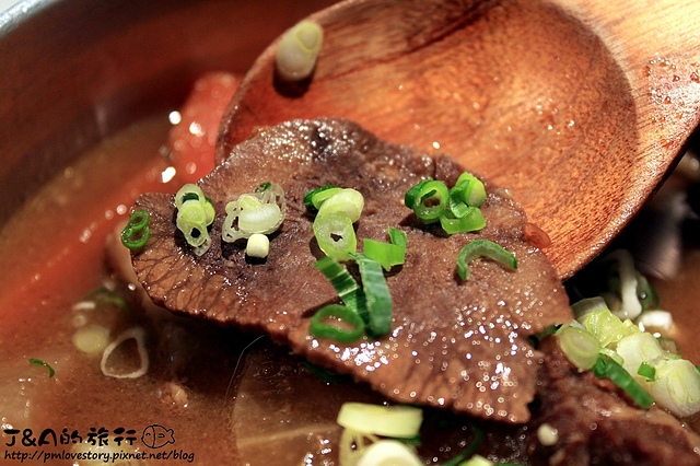 【捷運南京東路】響‧串燒食堂–雞翅皮酥肉嫩又多汁，新開幕深夜食堂~