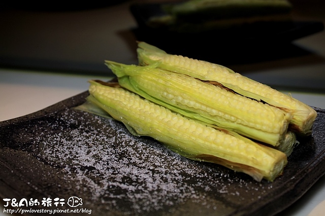 【捷運南京東路】響‧串燒食堂–雞翅皮酥肉嫩又多汁，新開幕深夜食堂~