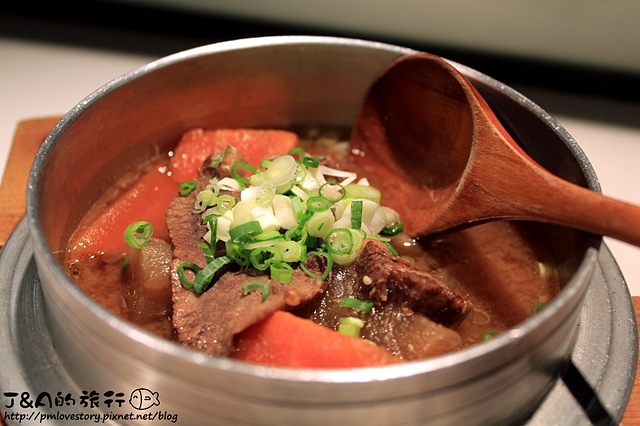 【捷運南京東路】響‧串燒食堂–雞翅皮酥肉嫩又多汁，新開幕深夜食堂~