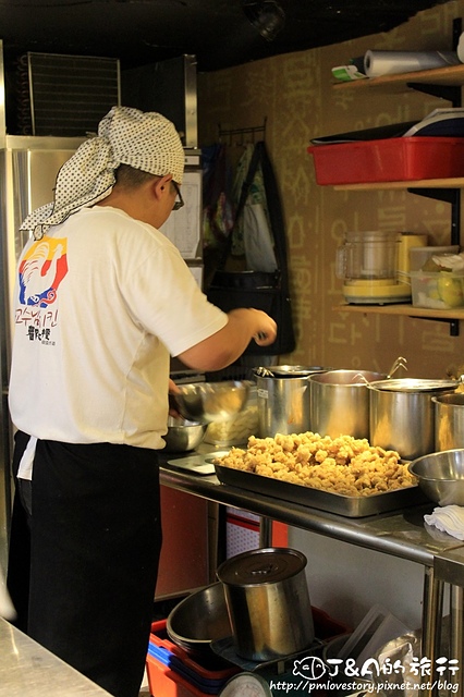 【捷運中山】都教授韓國炸雞 南西店–濃郁醬汁裹滿了炸雞~涮嘴又過癮!