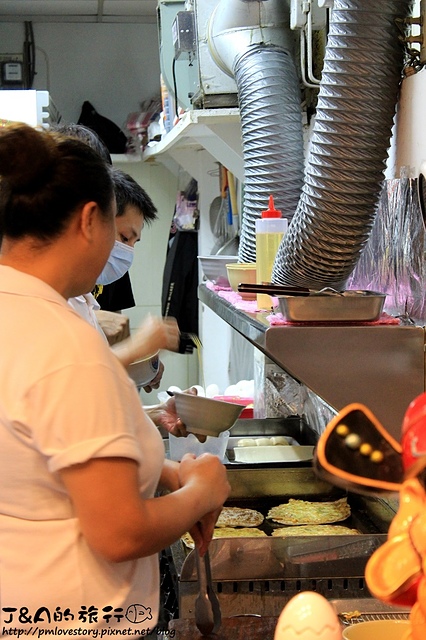 【捷運台電大樓】蛋幾ㄌㄟˇ蛋餅捲專賣店–好吃的手工蛋餅捲，一定要加小魚乾辣椒唷! 師大夜市 銅板美食