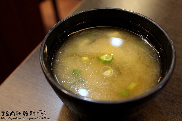 【捷運科技大樓】赤魁炙燒大食堂–特別的甜香焦糖炙鮭魚&入口即化比目魚~生魚握壽司好雷XD