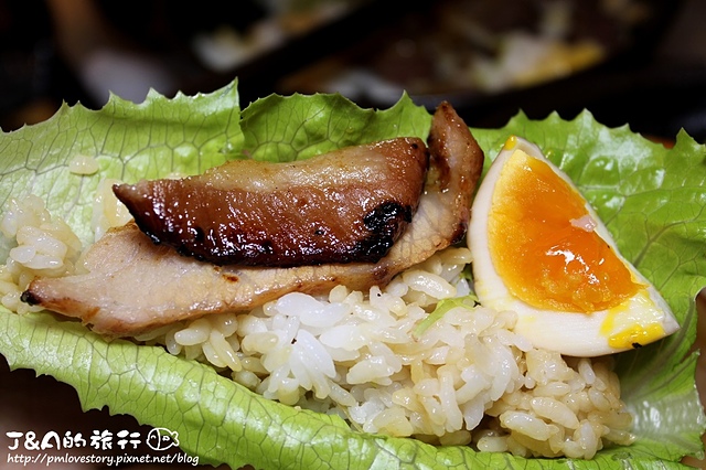 【捷運忠孝復興】開丼 燒肉VS丼飯–滿滿骰子牛和松阪豬的丼飯，吃得好過癮! 微風廣場美食街