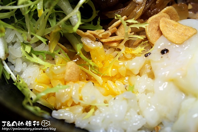 【捷運忠孝復興】開丼 燒肉VS丼飯–滿滿骰子牛和松阪豬的丼飯，吃得好過癮! 微風廣場美食街