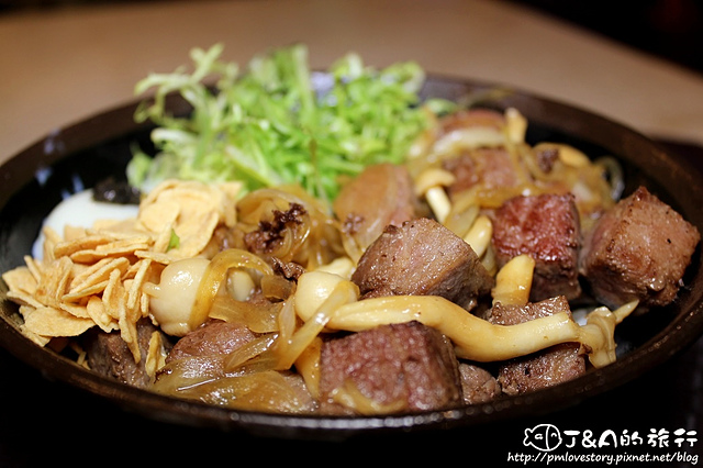 【捷運忠孝復興】開丼 燒肉VS丼飯–滿滿骰子牛和松阪豬的丼飯，吃得好過癮! 微風廣場美食街