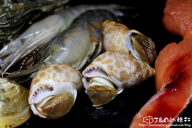 【捷運新莊】上禾町日式燒烤吃到飽–燒烤厚切牛排.櫻桃鴨.鹿肉.生蠔.泰國蝦通通吃到飽!  新莊吃到飽餐廳