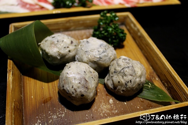 【捷運行天宮】極禾優質鍋物–超值特極海陸,推薦牛奶湯&鮮甜昆布大骨湯! 極禾鍋物 農安街