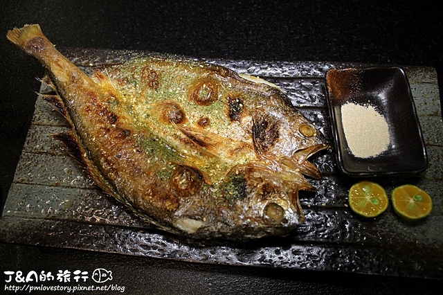 【捷運六張犁】炙酒宅–生牛肉泡飯還不錯，寵物友善餐廳。