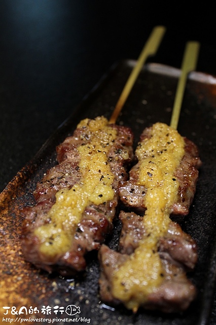 【捷運六張犁】炙酒宅–生牛肉泡飯還不錯，寵物友善餐廳。