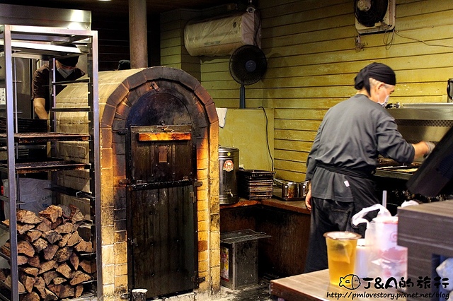 【捷運公館】舊漫窯烤蔥油餅–窯烤蔥油餅又酥又脆,還帶有龍眼木香喔~ 龍眼木窯烤蔥油餅 捷運公館美食小吃