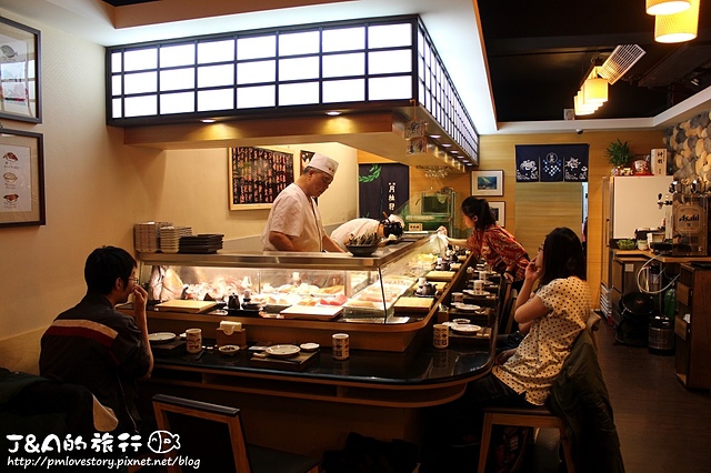 【捷運芝山】豚馬日本料理–海膽丼多層次的味道與口感還蠻不錯呢。 捷運芝山美食、無菜單日本料理