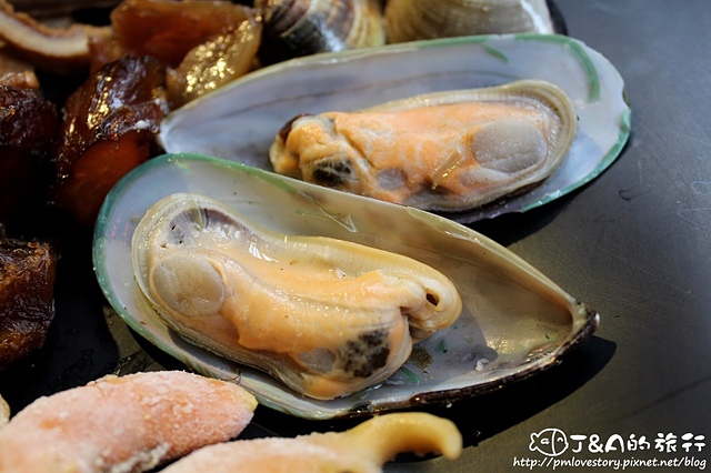 【捷運國父紀念館】蒙古紅蒙古火鍋–百種食材吃到飽，海鮮.安格斯牛肉.明治冰淇淋.紐芝蘭樂活冰淇淋都是吃到飽唷~母親節聚餐餐廳