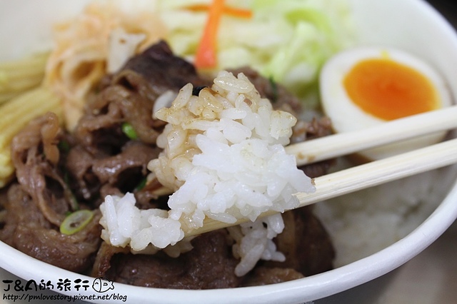 【捷運科技大樓】惡燒肉便當專賣店(大安和平店)–香噴噴燒肉飯只要100元!香氣十足、越吃越涮嘴~