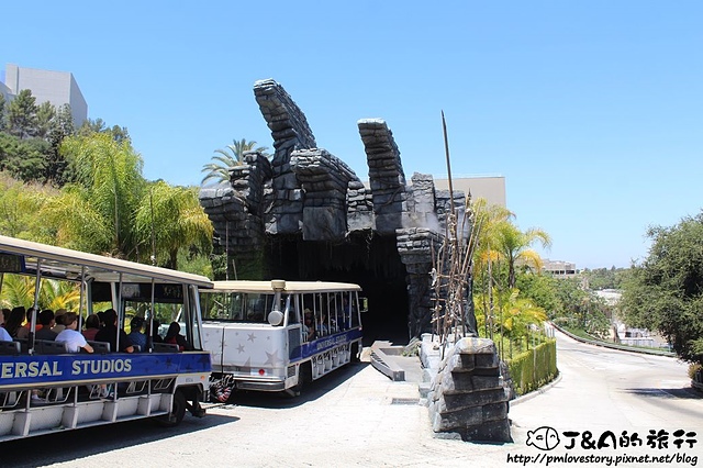 【美國西岸♥Universal City】好萊塢環球影城 Universal Studios Hollywood–超震撼的空難場景! 遊園列車 Studio Tour分享~