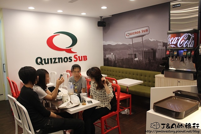 【捷運公館】Quiznos Sub–香烤牛肉起司濃郁搭配上酥軟帕瑪森麵包~ 台大美食 公館美食 美國潛艇堡