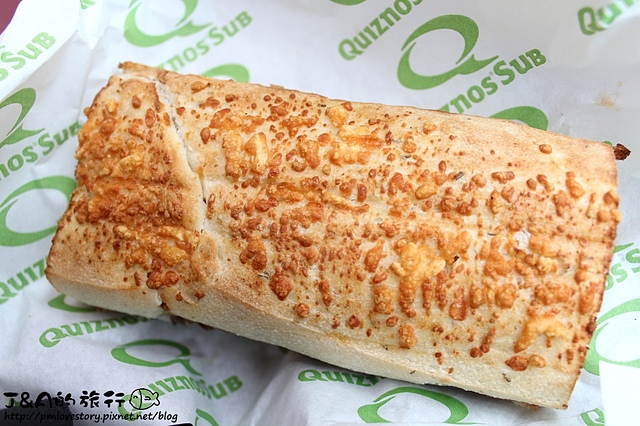 【捷運公館】Quiznos Sub–香烤牛肉起司濃郁搭配上酥軟帕瑪森麵包~ 台大美食 公館美食 美國潛艇堡