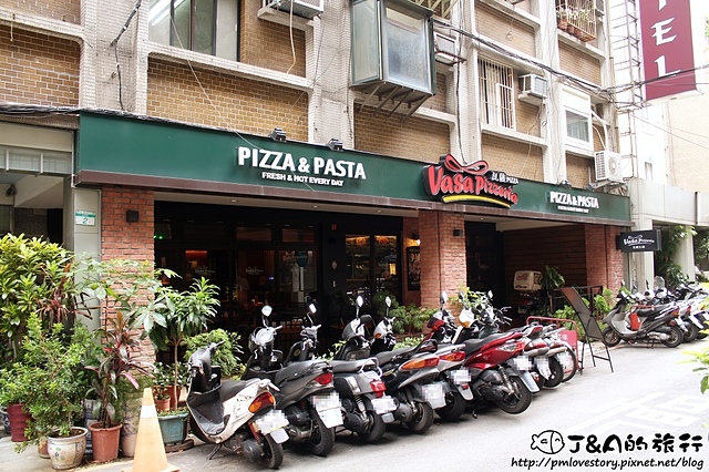 【捷運中山】瓦薩比薩 Vasa Pizzeria–霸氣焗烤龍蝦義大利麵,地瓜芝心餅皮好特別~ 瓦薩比薩中山店