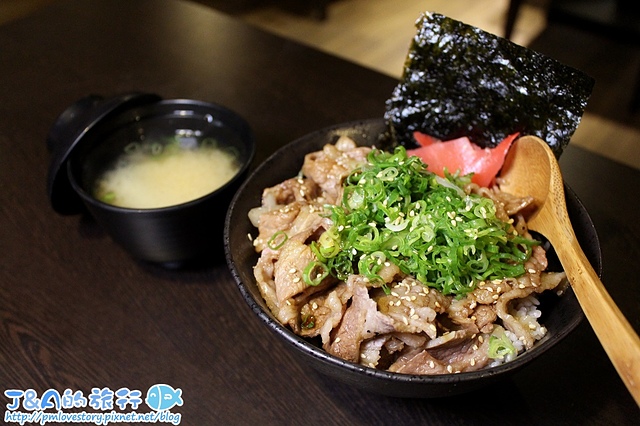 【捷運中山國中】澠井川燒肉丼飯居酒屋-叄場–10大片鮭魚丼只要220元,燒肉丼160元! 台北燒肉丼/台北居酒屋/平價串燒平價居酒屋