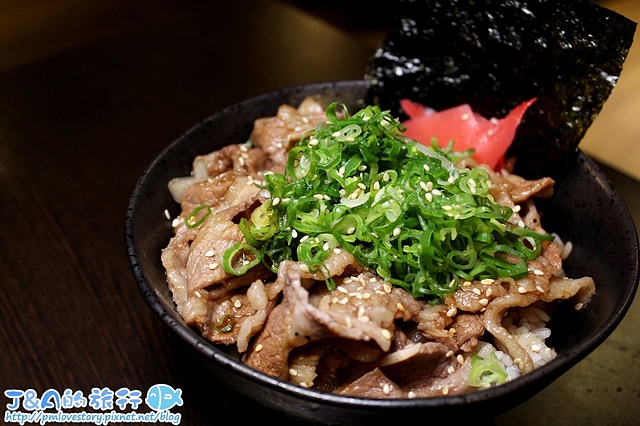 【捷運中山國中】澠井川燒肉丼飯居酒屋-叄場–10大片鮭魚丼只要220元,燒肉丼160元! 台北燒肉丼/台北居酒屋/平價串燒平價居酒屋