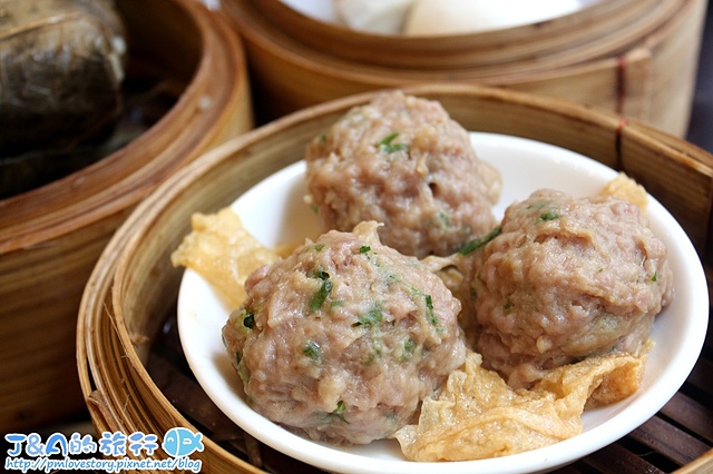 【香港自由行/香港美食】聚點坊點心專門店 Dim Sum Square–超爆漿的奶黃流沙包好好吃~ 香港上環美食