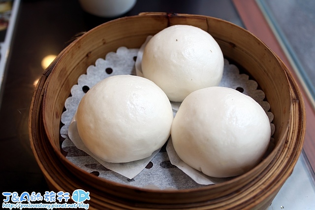 【香港自由行/香港美食】聚點坊點心專門店 Dim Sum Square–超爆漿的奶黃流沙包好好吃~ 香港上環美食