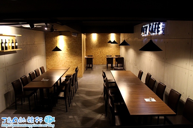 【捷運善導寺/台北車站】Hey Cafe–爆漿又超牽絲烤雞帕里尼,肉嫩香味濃、吐司酥香好吃!用餐不限時餐廳推薦。