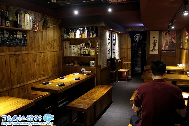 【捷運忠孝敦化】川賀燒烤居酒屋–東區聚餐餐廳推薦，鰻魚飯只要160元、奶油螃蟹1蟹2吃好滿足，牽絲芋頭球也很好吃唷~