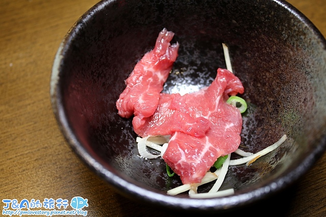 【捷運板橋車站】京宴屋溫體牛肉吃到飽–牛肉燥飯鹹香涮嘴,溫體牛肉火鍋吃到飽。板橋溫體牛吃到飽 溫體牛火鍋吃到飽 京宴屋溫體牛吃到飽