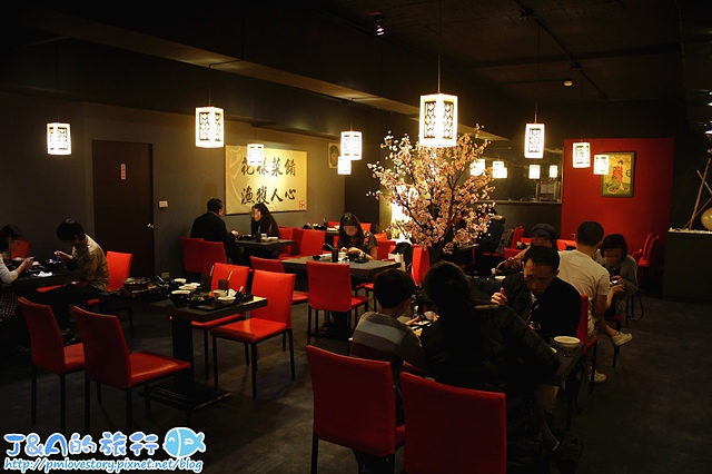 【捷運大安】花漁新和風料理–鮭魚丼搭豐富套餐只要260元,味噌湯無限量供應。大安區日本料理/大安聚餐餐廳