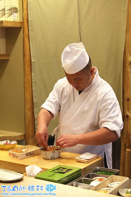 【捷運六張犁/捷運科技大樓】山花日本料理–烘蛋像蜂蜜蛋糕,散壽司有10多種食材藏身在裡面！ 台北大安區美食/散壽司蓋飯/海鮮丼/山花利休鮨日本料理/台北日本料理