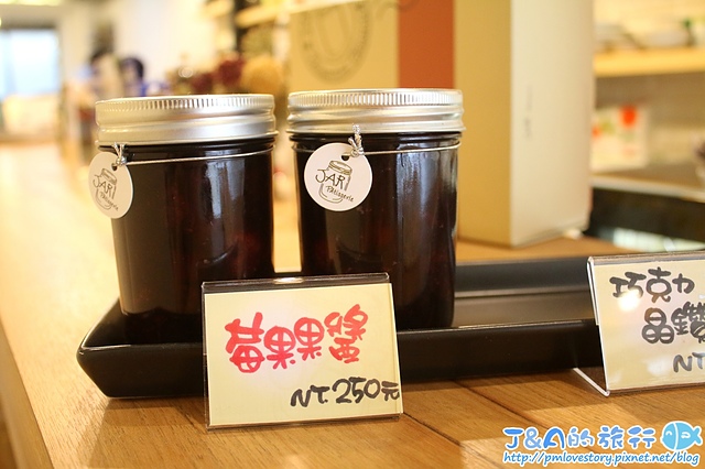 【捷運松江南京】Jar Pâtisserie 瓶子甜點–野餐推薦!攜帶方便瓶子甜點,綠野仙蹤擺在桌上就像是一件藝術品！超療癒瓶子甜點/台北瓶子甜點/綠野仙蹤/草莓海綿蛋糕