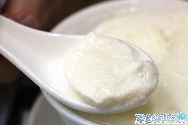 【香港自由行/香港銅鑼灣美食】港澳義順牛奶公司 Yee Shun Dairy Company–必點雙皮燉奶，餐蛋豬仔飽鹹香涮嘴。香港必吃美食/香港美食/香港雙皮燉奶推薦