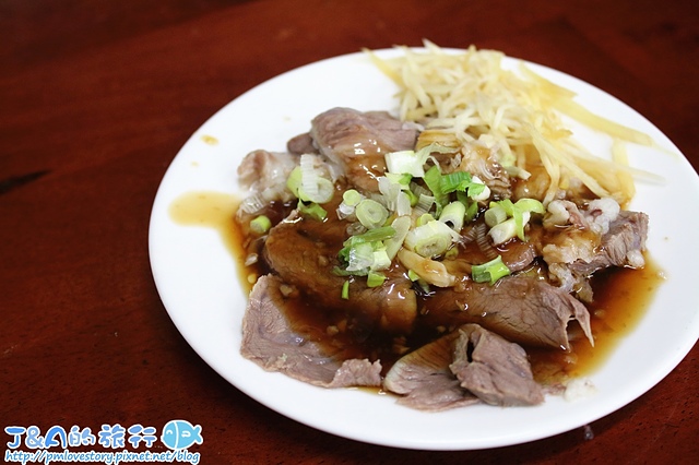 【宜蘭羅東/羅東車站】古早味三星蔥油雞飯–雞滷飯鹹香又涮嘴！24小時營業，宜蘭羅東宵夜。羅東平價小吃 宜蘭小吃 24小時營業小吃店