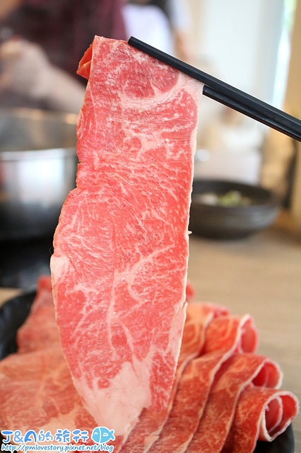 【捷運國父紀念館】大初 SHABU SHAB–美國Prime級牛肉套餐300元起，59元就能加購一份海鮮。大初火鍋 大初涮涮鍋U東區火鍋 東區聚餐餐廳