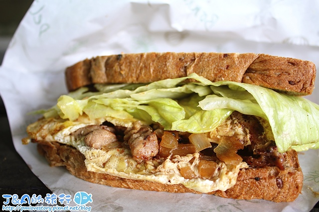 【捷運公館】土司吐司三明治 TOASTOAST Sandwich–爆餡烤吐司40元起,乳酪三重奏看起來好好吃! 台大周邊美食 公館平價美食