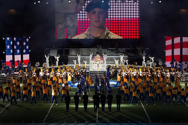 【電影心得】比利•林恩的中場戰事 Billy Lynn’s Long Halftime Walk。比利林恩影評/比利林恩的中場戰事影評/比利林恩的中場戰事心得/比利林恩的中場戰事評論/比利林恩的中場戰事評價/半場無戰事