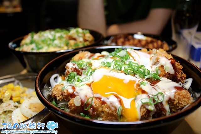 【捷運象山】神戶かつ丼吉兵衛(吉兵衛かつ丼豬排蓋飯)–新開幕日本豬排丼半價!大份量豬排丼190元就吃的到~台灣神戶かつ丼吉兵衛/神戶吉兵衛豬排蓋飯/神戶吉兵衛豬排丼飯